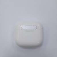 Apple AirPods 4 ANC