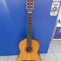 YAMAHA C40