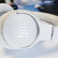 JBL Tune 760NC