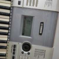 Yamaha PSR-E403