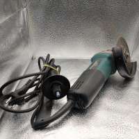 Makita 9555HN
