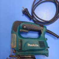 Makita 4327