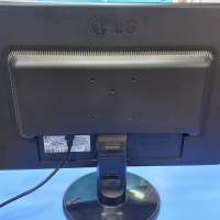 LG W2242S