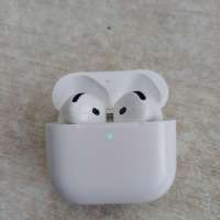 Apple AirPods 4 ANC