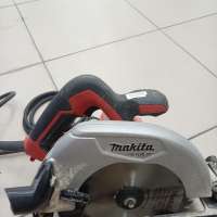 Makita M5802
