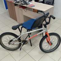Stark Madness BMX 2
