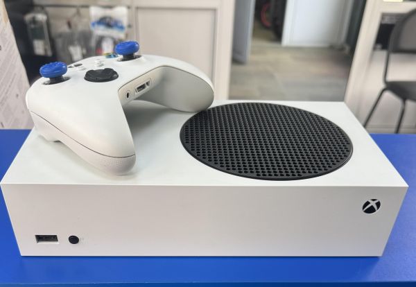 Купить Microsoft Xbox Series S 512GB (1883) в Ангарск за 22200 руб.