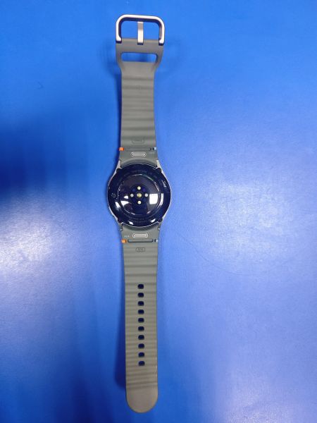 Купить Samsung Galaxy Watch 7 40mm (SM-L305F) с СЗУ в Ангарск за 7900 руб.