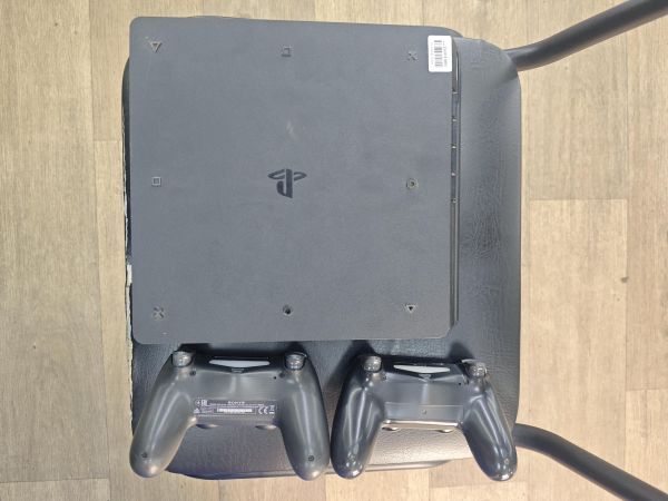 Купить Sony PlayStation 4 Slim 1TB (CUH-2208B) в Ангарск за 15800 руб.