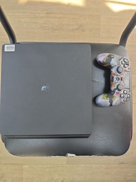 Купить Sony PlayStation 4 Slim 500GB (CUH-2108A) в Ангарск за 13000 руб.