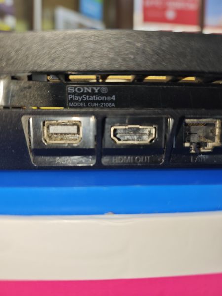Купить Sony PlayStation 4 Slim 500GB (CUH-2108A) в Ангарск за 13000 руб.