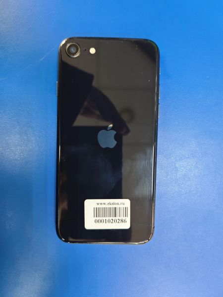 Купить Apple iPhone SE 2nd gen. 2020 128GB в Ангарск за 4800 руб.