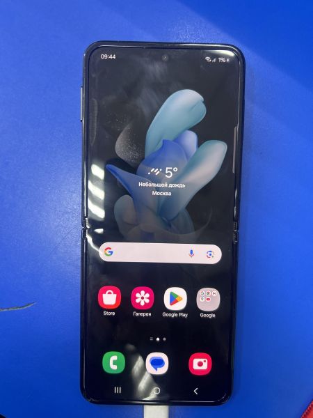 Купить Samsung Galaxy Z Flip 4 8/512GB (F721B) Duos в Ангарск за 22400 руб.