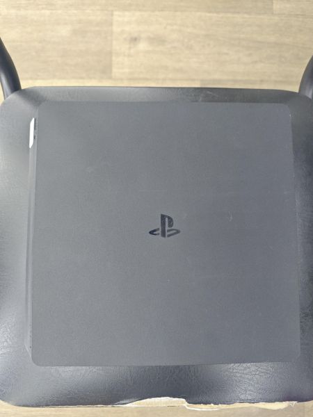 Купить Sony PlayStation 4 Slim 500GB (CUH-2108A) в Ангарск за 16500 руб.