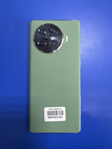 Купить TECNO Spark 20 Pro+ 8/256GB (KJ7) Duos в Ангарск за 9300 руб.
