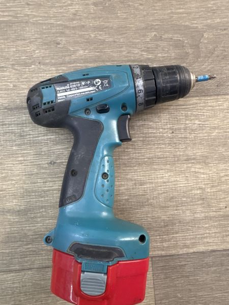 шуруповёрт аккумуляторный Makita 6281D с СЗУ в Ангарск
