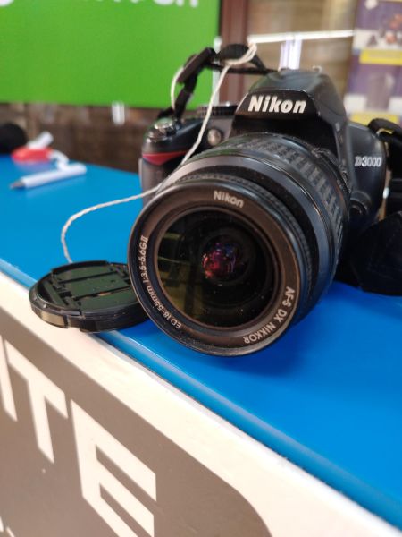 фотоаппарат Nikon D3000 kit с СЗУ в Ангарск