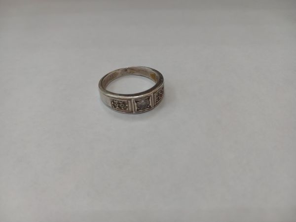 серебряное кольцо Кольцо серебро 925 3,72g, вес изделия 3.92g, размер 18, 01 камень в Иркутск