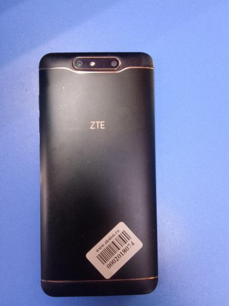 Купить ZTE Blade V8 3/32GB (V0800) Duos в Улан-Удэ за 1599 руб.