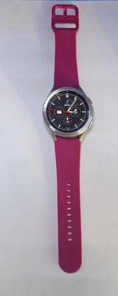 Купить Samsung Galaxy Watch 4 Classic (SM-R890/N) с СЗУ в Ангарск за 3400 руб.