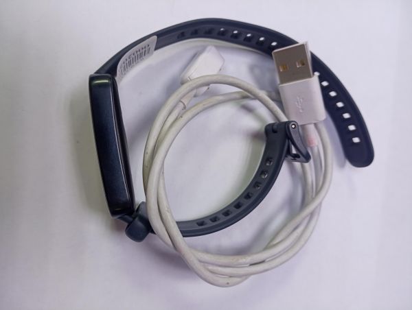 Купить Huawei Band 8 (ASK-B19) с СЗУ в Ангарск за 850 руб.