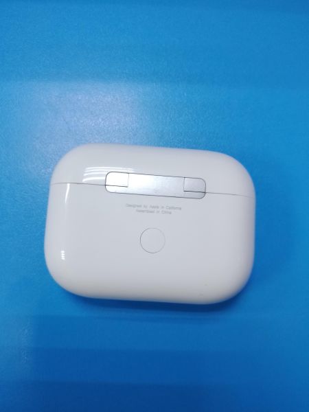 Купить Apple AirPods Pro 2 (как оригинал) (A2931, A2698, A2699, A3047, A3048, A3049) в Ангарск за 5000 руб.