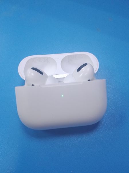 Купить Apple AirPods Pro (A2083, A2084) в Ангарск за 3800 руб.