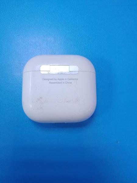 Купить Реплика Apple AirPods Pro 2  (A2931, A2698, A2699, A3047, A3048, A3049) в Ангарск за 550 руб.