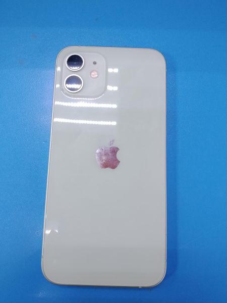 Купить Apple iPhone 12 64GB в Ангарск за 18300 руб.