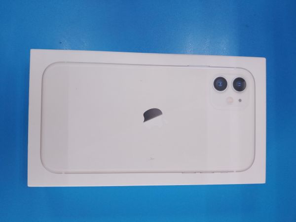 Купить Apple iPhone 11 64GB в Ангарск за 12900 руб.