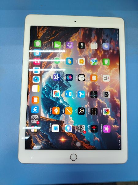 планшет Apple iPad Pro 1 2016 128GB (A1674) (с SIM) в Ангарск