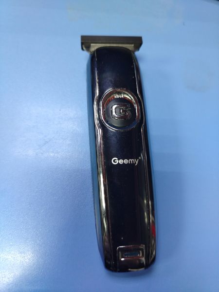 Купить Geemy GM-6050 с СЗУ в Ангарск за 450 руб.