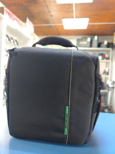 Купить Fujifilm FinePix SL1000 с СЗУ в Ангарск за 5800 руб.