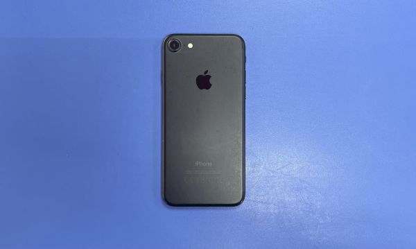 Купить Apple iPhone 7 32GB в Ангарск за 3400 руб.