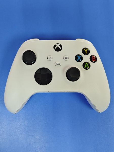 контроллер и геймпад Microsoft Xbox Wireless Controller (1914) в Ангарск