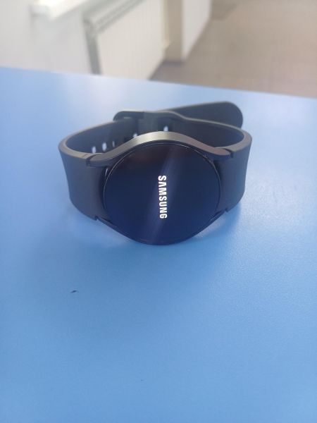 Купить Samsung Galaxy Watch 6 40mm (SM-R930) с СЗУ в Ангарск за 6000 руб.