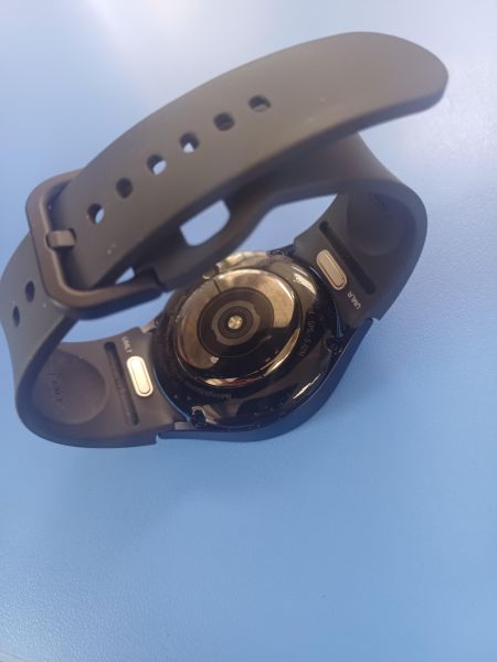 Купить Samsung Galaxy Watch 6 40mm (SM-R930) с СЗУ в Ангарск за 6000 руб.