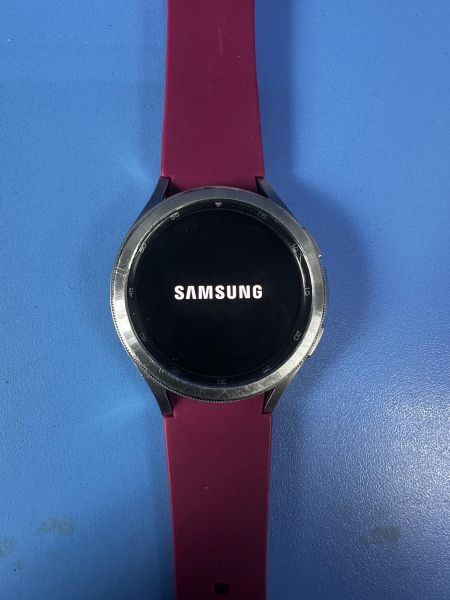 Купить Samsung Galaxy Watch 4 Classic (SM-R890/N) с СЗУ в Ангарск за 3400 руб.