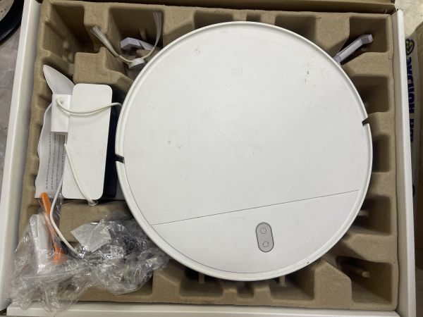 Купить Xiaomi Mi Robot Vacuum-Mop Essential (MJSTG1) с СЗУ в Ангарск за 5199 руб.