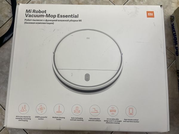 Купить Xiaomi Mi Robot Vacuum-Mop Essential (MJSTG1) с СЗУ в Ангарск за 5199 руб.