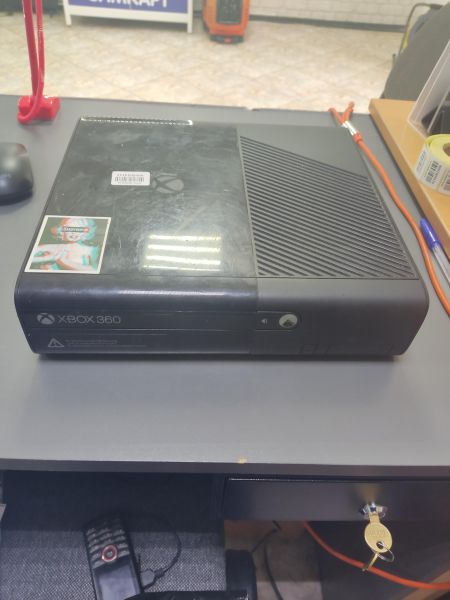 Купить Microsoft Xbox 360 E 500GB (1538) в Ангарск за 5400 руб.