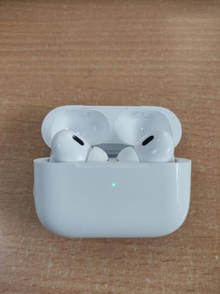 Купить Apple AirPods Pro 2 (как оригинал) (A2931, A2698, A2699, A3047, A3048, A3049) в Ангарск за 4100 руб.
