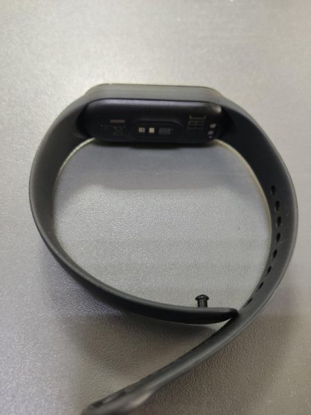 Купить Xiaomi Mi Smart Band 6 (XMSH15HM) с СЗУ в Ангарск за 400 руб.
