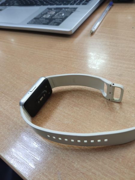 Купить Samsung Galaxy Fit 3 (SM-R390) с СЗУ в Ангарск за 2050 руб.