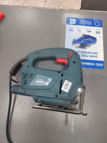 электролобзик Bosch GST 700 в Ангарск