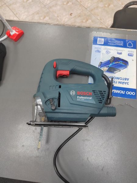электролобзик Bosch GST 700 в Ангарск