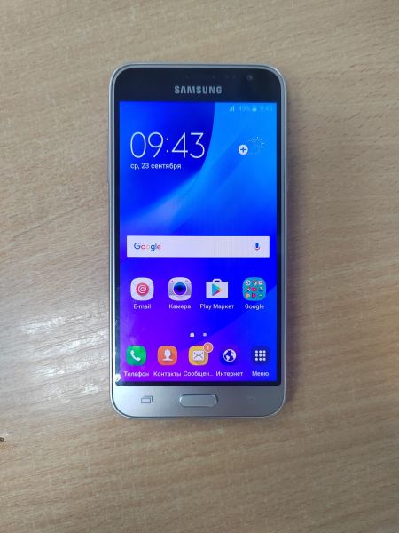 сотовый телефон Samsung Galaxy J3 2016 (J320F) Duos в Ангарск