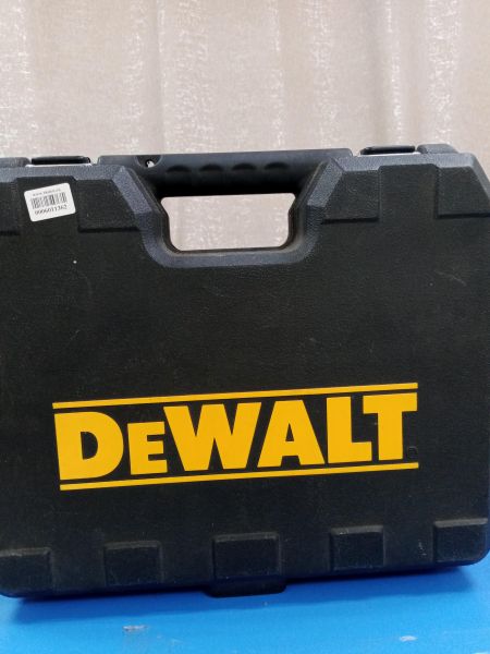 Купить DeWALT DCD734 с СЗУ в Ангарск за 4599 руб.