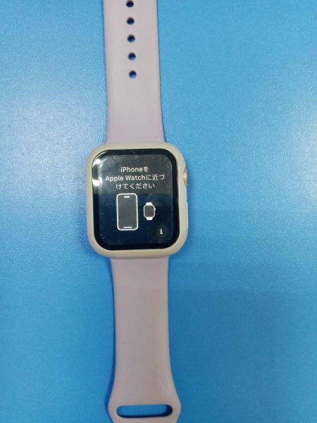Купить Apple Watch Series 4 40mm (A1977) с СЗУ в Ангарск за 4000 руб.