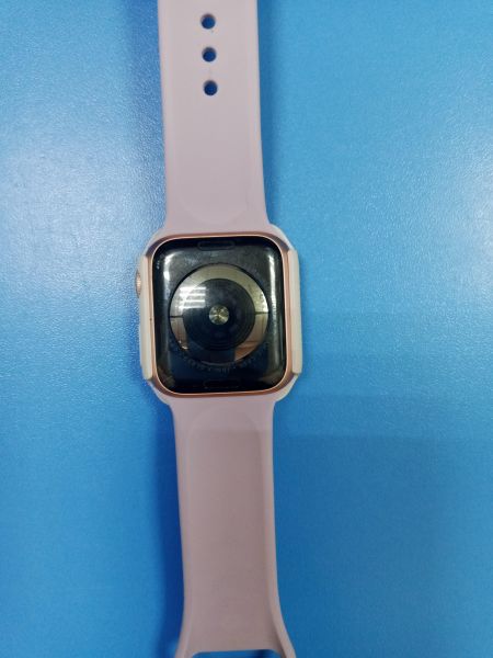 Купить Apple Watch Series 4 40mm (A1977) с СЗУ в Ангарск за 4000 руб.